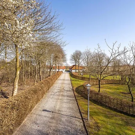 3 Bedroom Beautiful In *